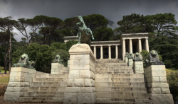 Rhodes Memorial, Vredehoek