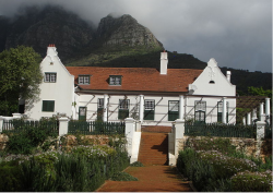 https://upload.wikimedia.org/wikipedia/commons/thumb/c/cb/Welgelegen_Homestead%2C_Mowbray%2C_Cape_Town.jpg/800px-Welgelegen_Homestead%2C_Mowbray%2C_Cape_Town.jpg